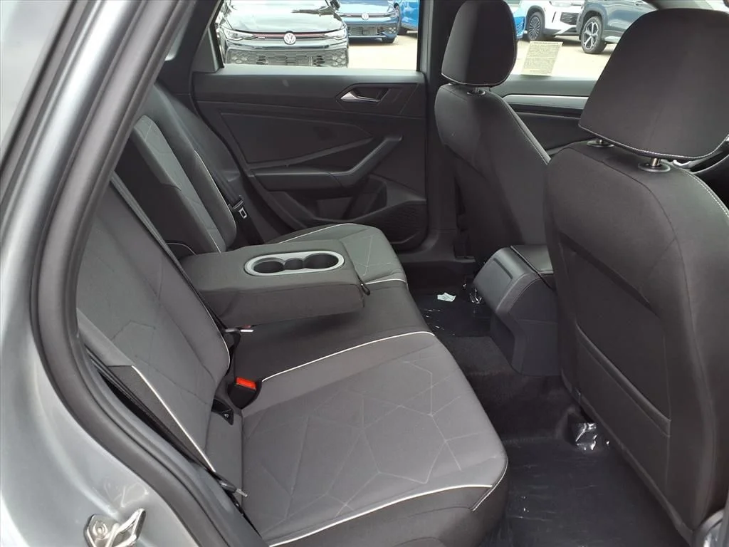 Used 2025 Silver Volkswagen 1.5T Sport image 21