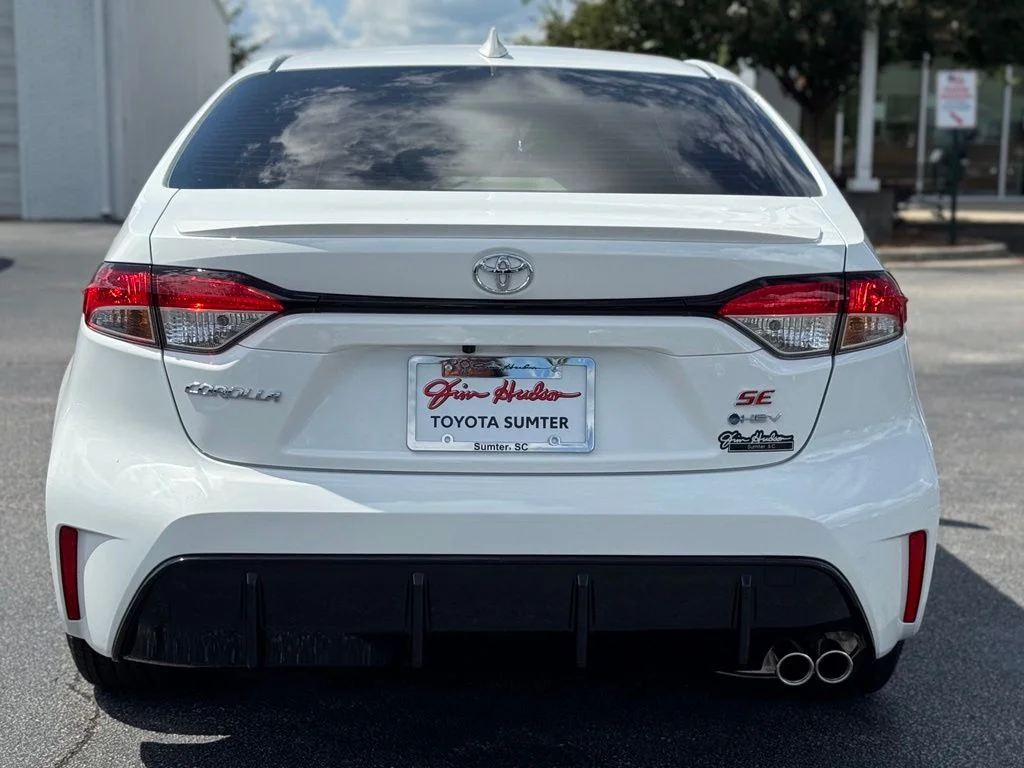 New 2027 Ice Cap Toyota Hybrid SE image 10