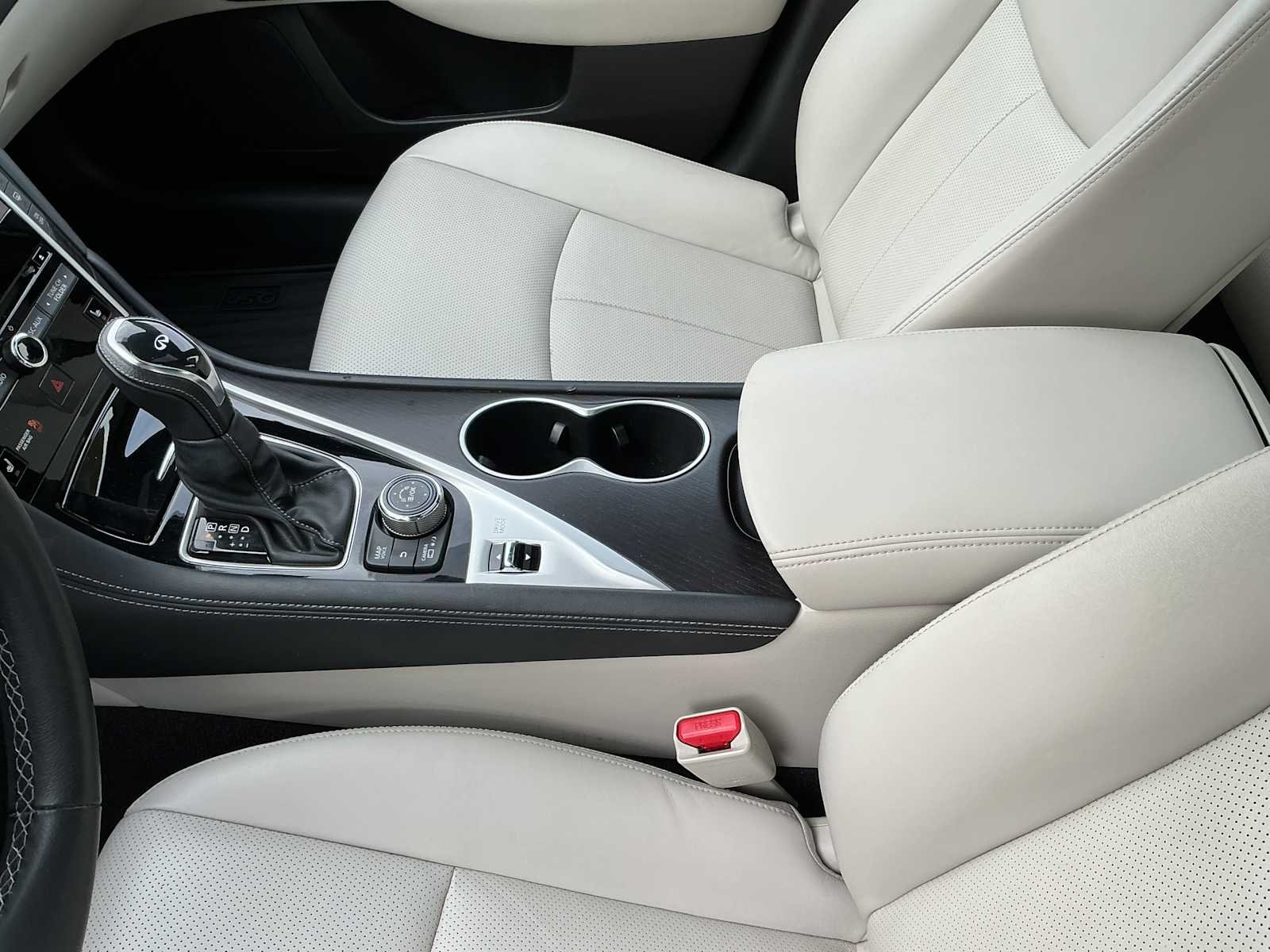 Used 2021 Majestic White INFINITI 3.0t SENSORY image 24