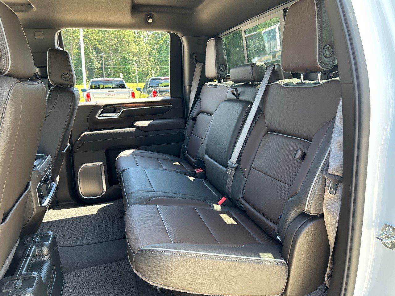 2026 GMC Sierra 3500HD Denali - Photo 18
