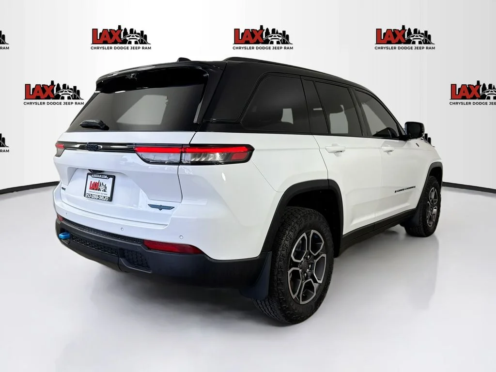 Used 2023 White Jeep Trailhawk 4xe image 7