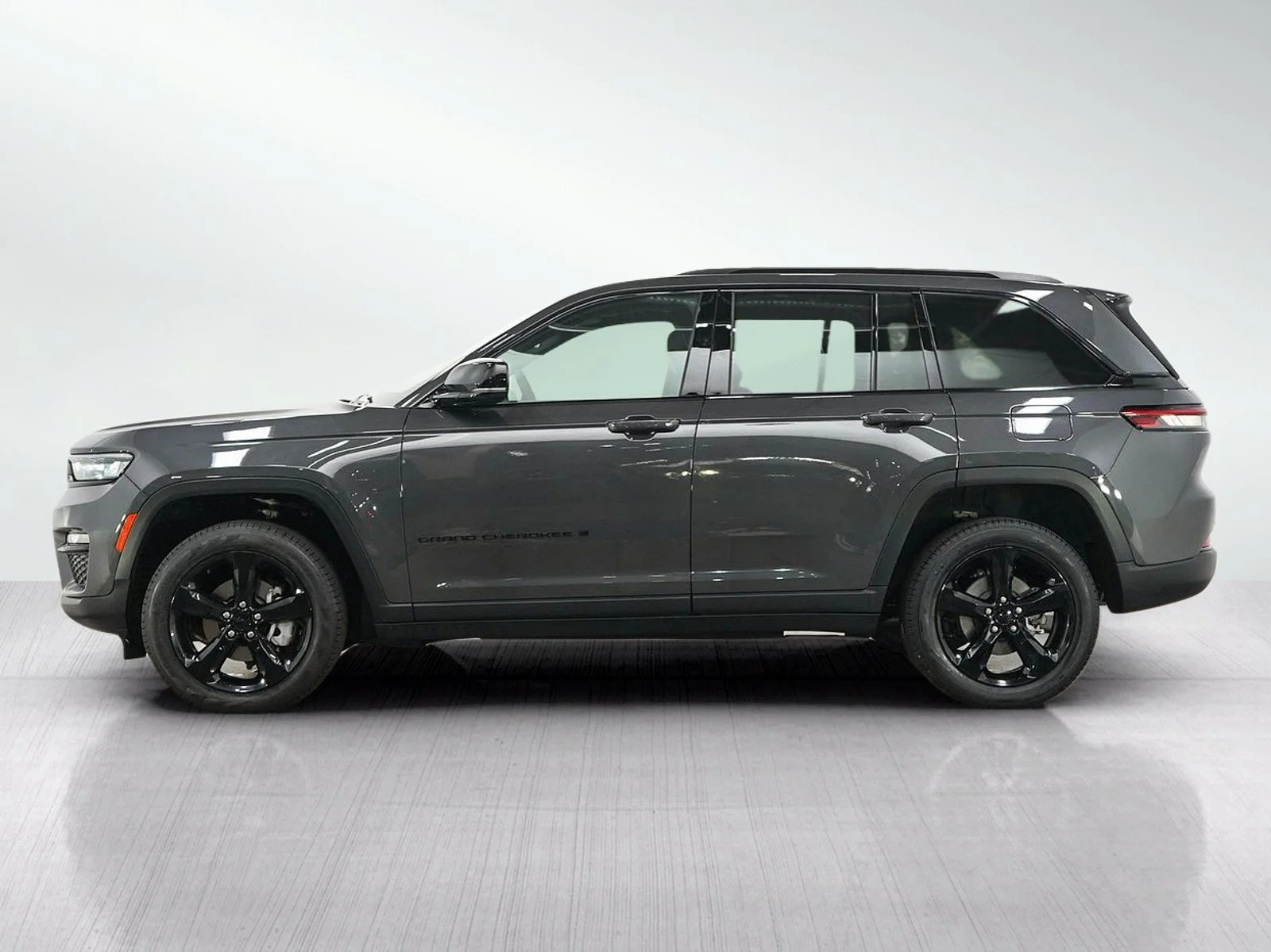 Used 2024 Jeep Grand Cherokee Limited with VIN 1C4RJHBG0RC103539 for sale in Hopkins, Minnesota
