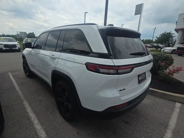 Used 2024 White Jeep Altitude X image 9