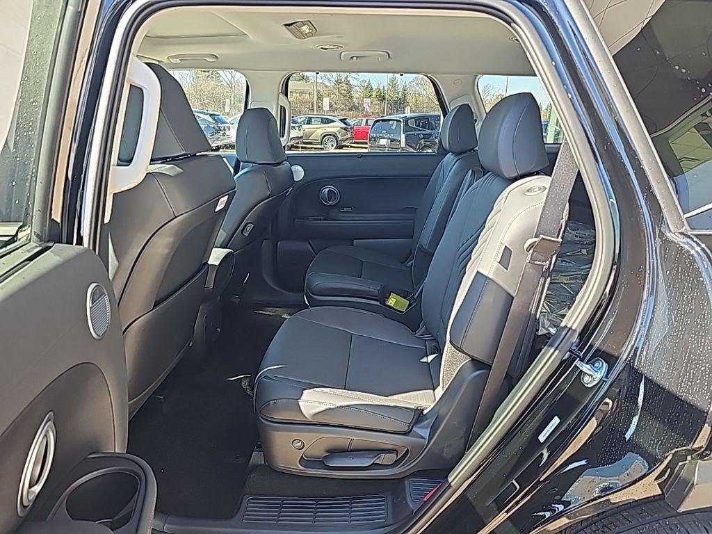 New 2026 Black Hyundai SEL Premium AWD image 32