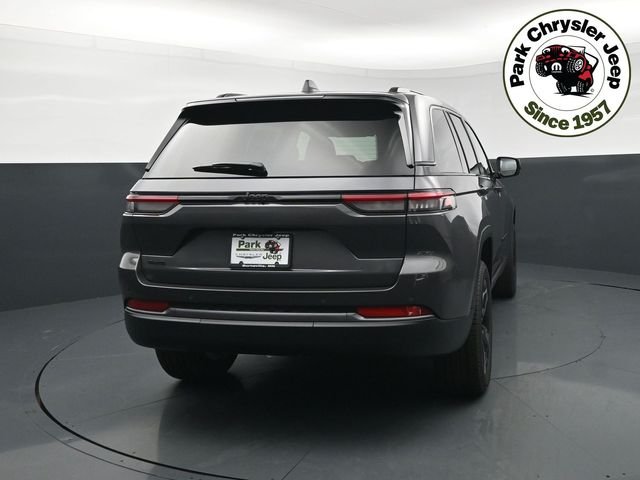 New 2026 Baltic Gray Metallic Clear-Coat Exterior Paint Jeep Limited image 5