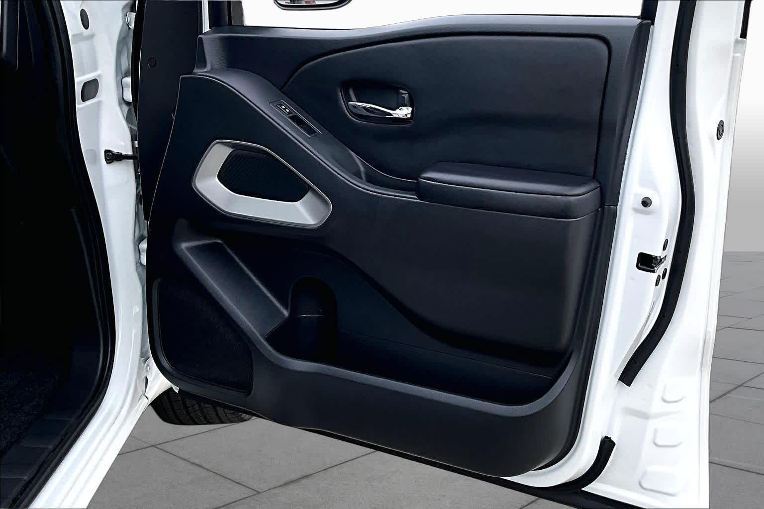 Used 2025 Glacier White Nissan SV image 20