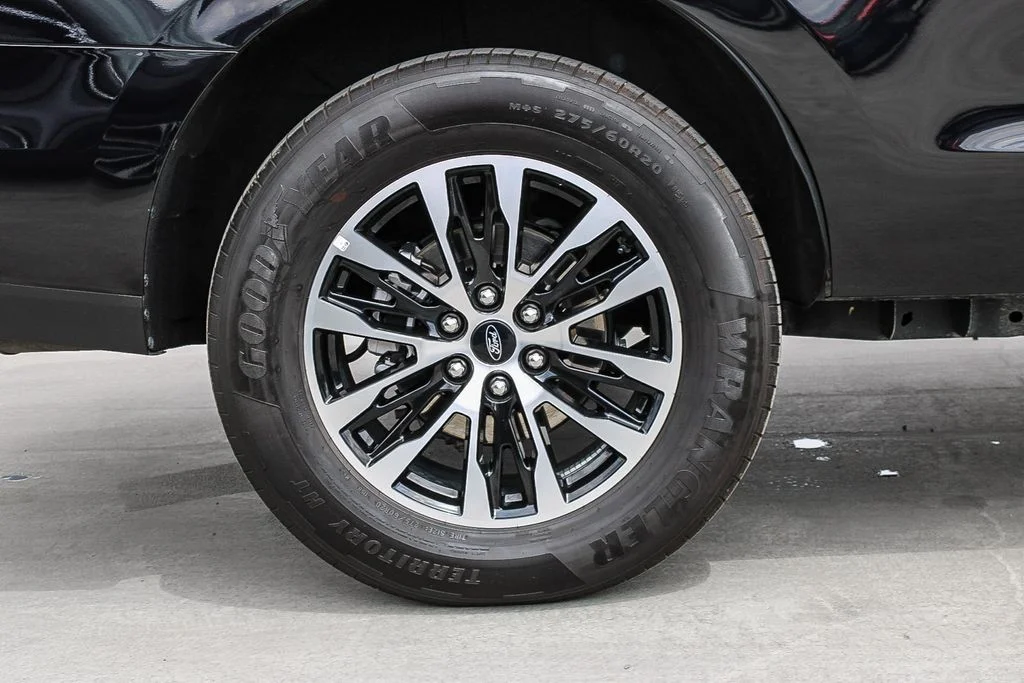 Used 2025 Black Ford Platinum image 12