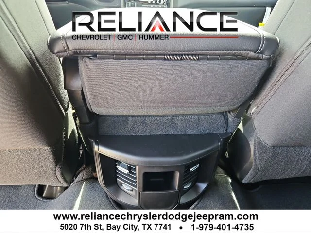 New 2026 Diamond Black Crystal Pearl-Coat Exterior Paint RAM Tradesman image 13