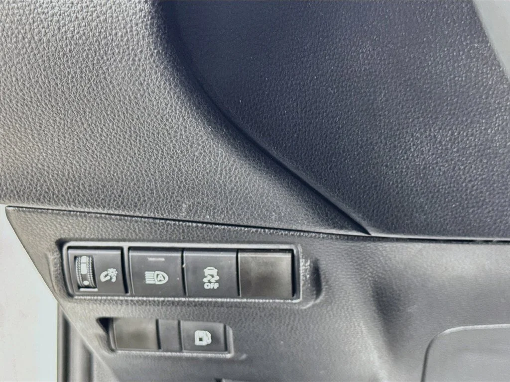 Used 2025 Wind Chill Pearl Toyota Hybrid Nightshade image 11