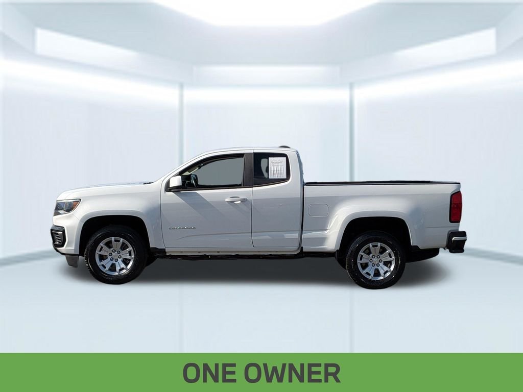 Used 2022 White Chevrolet LT image 2