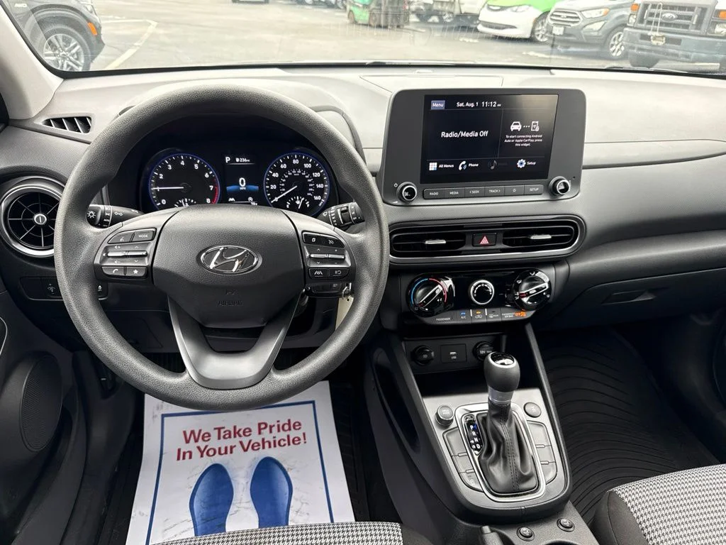 Used 2023 Abyss Black Pearl Hyundai SE image 15