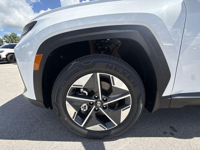 New 2026 White Hyundai SEL AWD image 10
