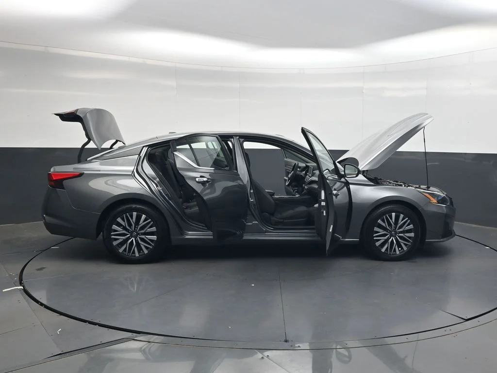 Used 2025 Gray Nissan 2.5 SV image 42