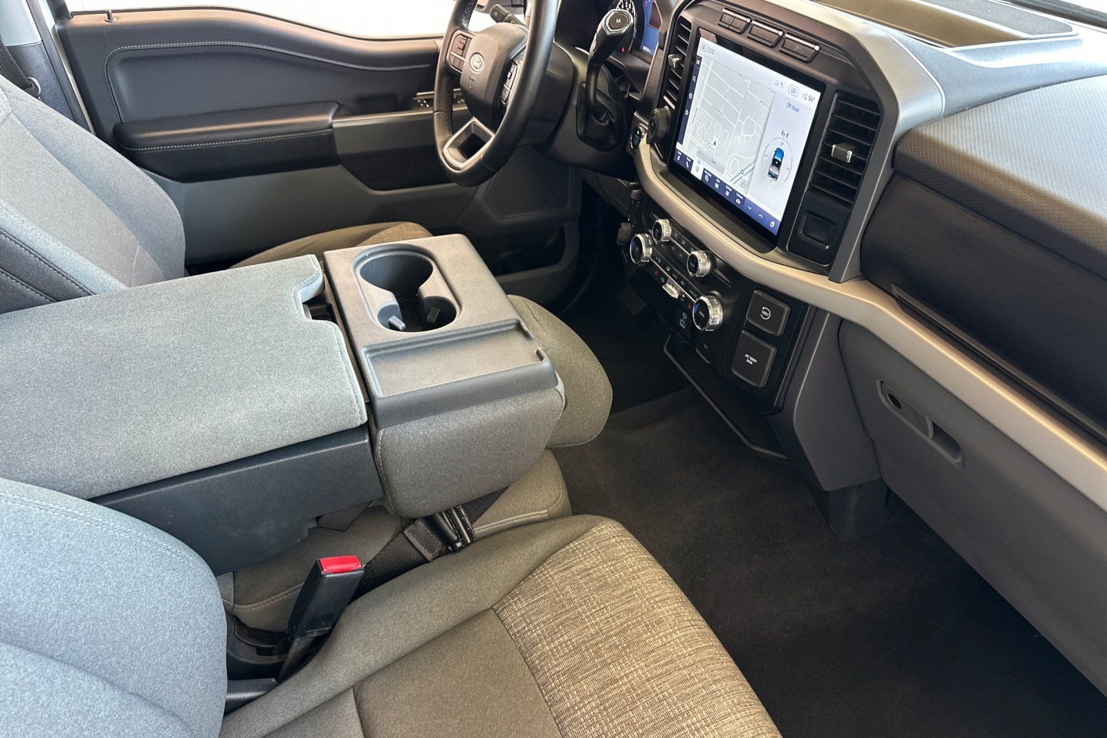 Used 2023 White Ford XLT image 16