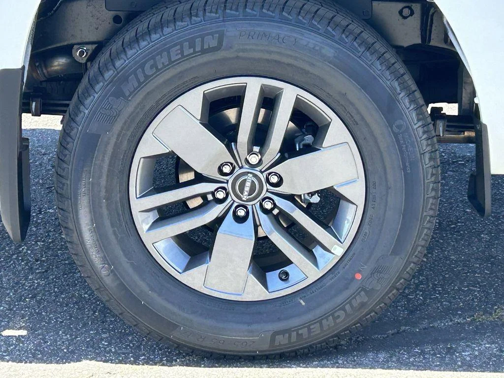 New 2026 Glacier White Nissan SV image 7