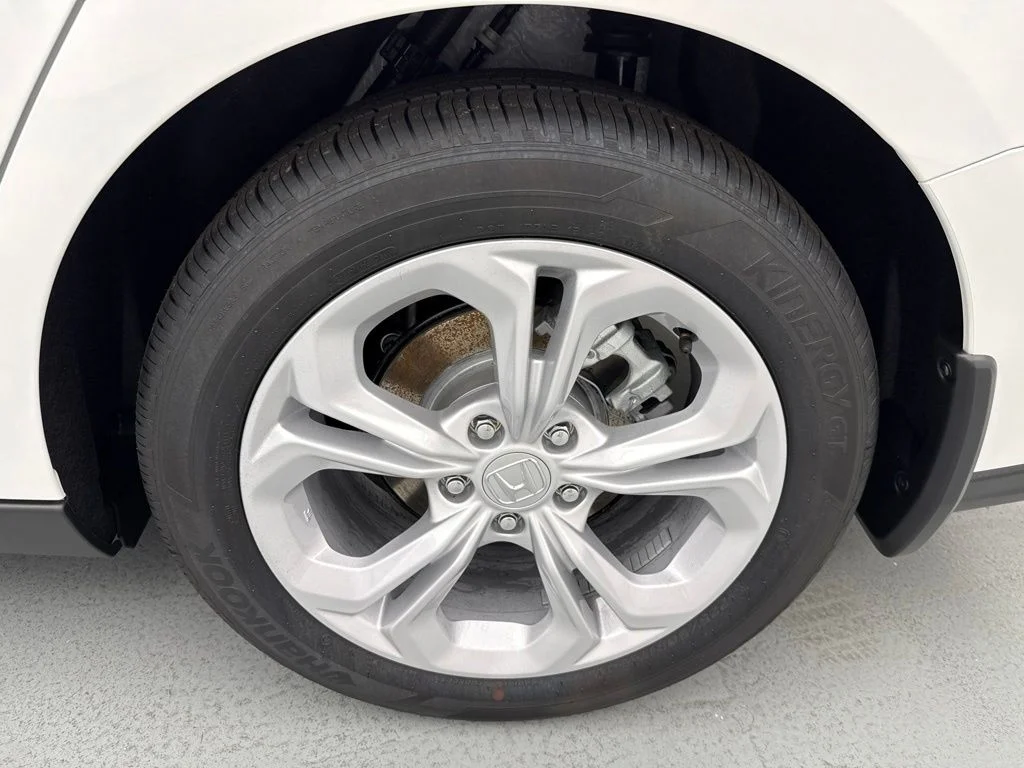 New 2026 Platinum White Pearl Honda LX image 6