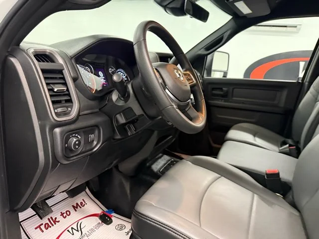 New 2026 Bright White Clear-Coat Exterior Paint RAM Tradesman image 10