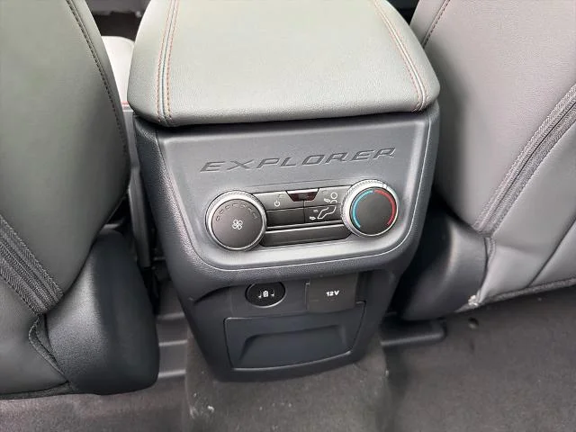 New 2026 Star White Metallic Tri-Coat Ford Active image 40