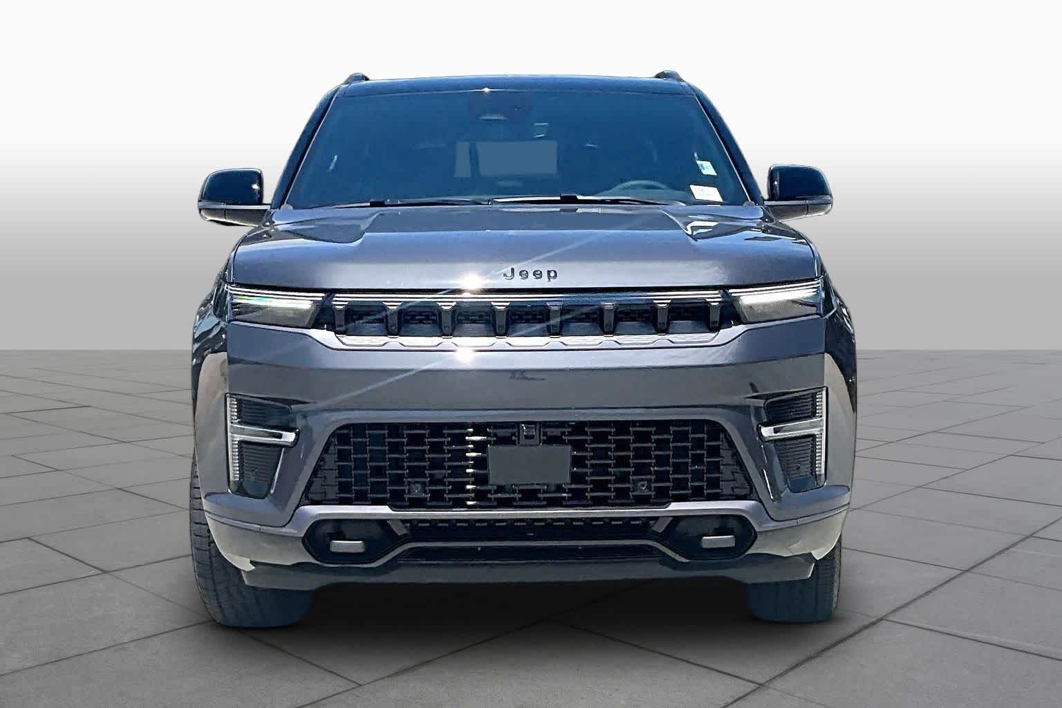 New 2026 Baltic-Gray Metallic Clear-Coat Exterior Paint Jeep Upland image 4
