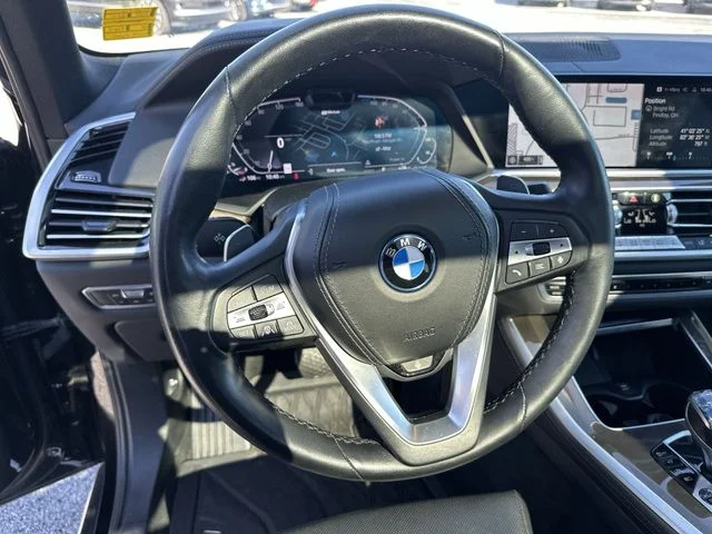Used 2022 Black BMW xDrive45e image 13