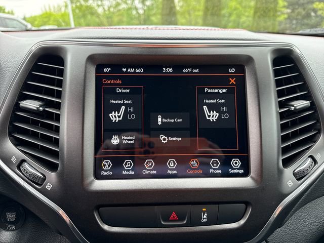Used 2022 Bright White Clearcoat Jeep Trailhawk image 21