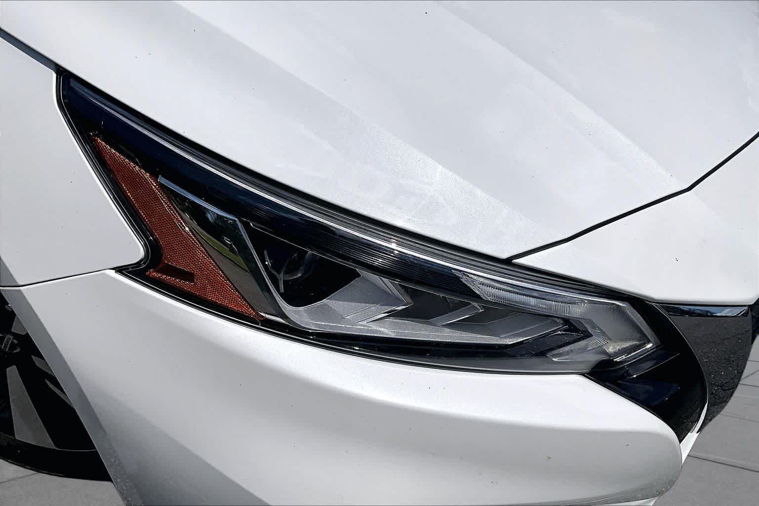 Used 2021 Pearl White Tricoat Nissan 2.5 SV image 27