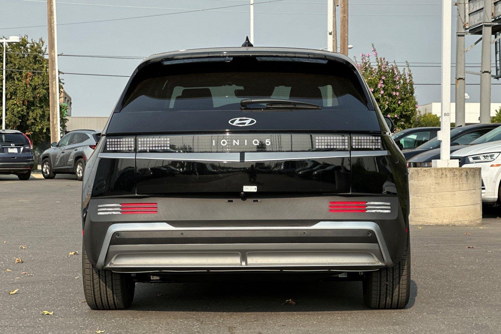 New 2026 Abyss Black Hyundai SE image 24