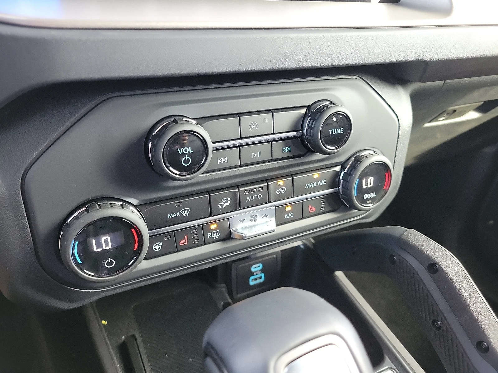 New 2025 Desert Sand Ford Outer Banks&reg; image 20