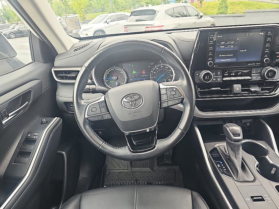 Used 2021 Blizzard Pearl Toyota Hybrid XLE image 19
