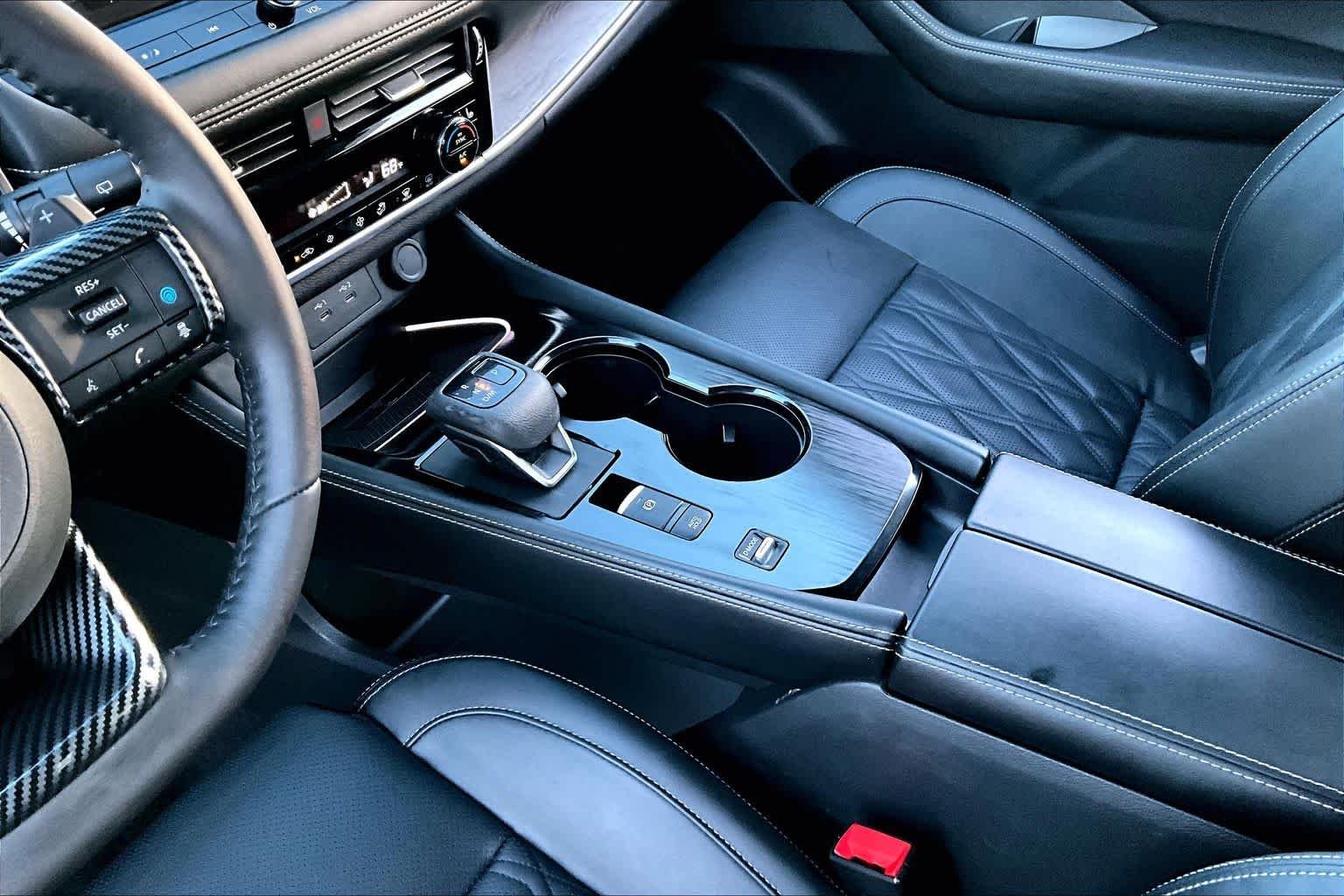 Used 2024 Boulder Gray Pearl Nissan Platinum image 17