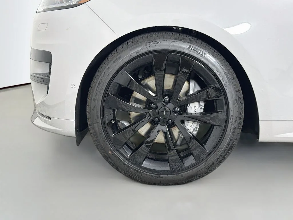 New 2026 Borasco Grey Land Rover Dynamic SE image 33