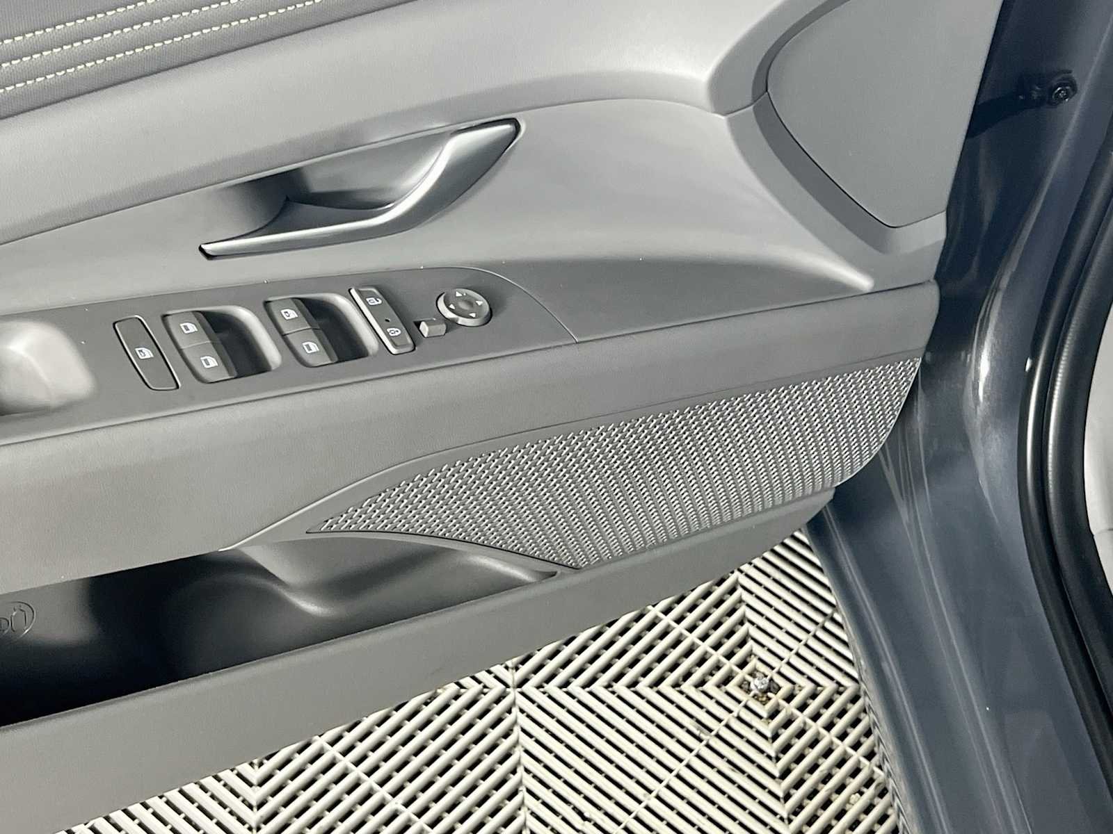 Used 2023 Ecotronic Gray Hyundai SEL image 19