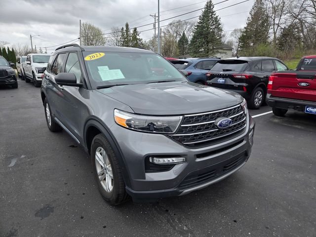 2023 Ford Explorer XLT 4WD's photo