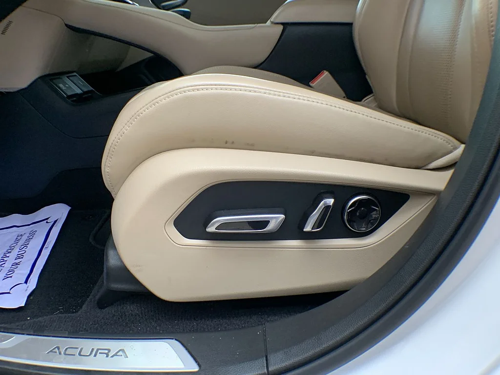 Used 2021 PLAT WHT/EBONY Acura w/Technology Package image 12