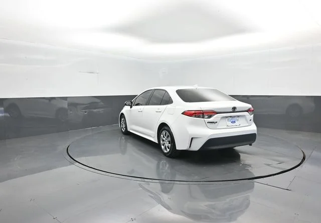 Used 2023 White Toyota LE image 5