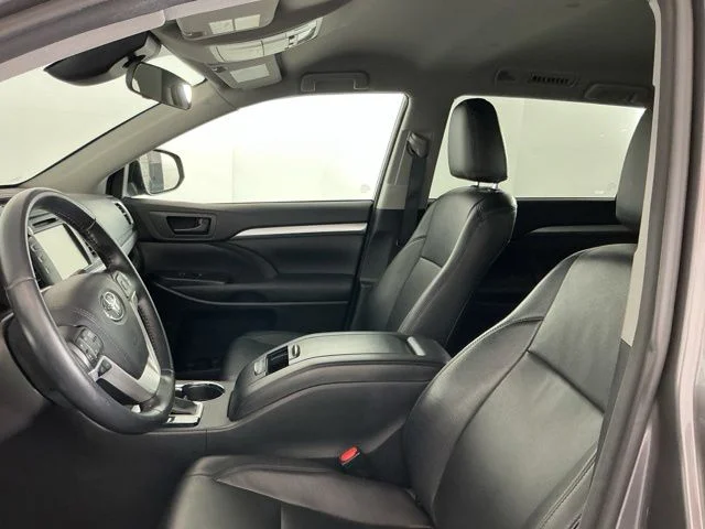 Used 2017 Gray Toyota LE Plus image 14