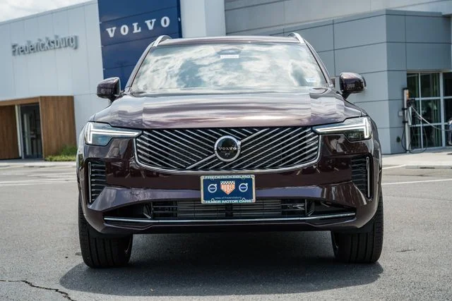 New 2026 Mulberry Red Volvo T8 Plus image 2