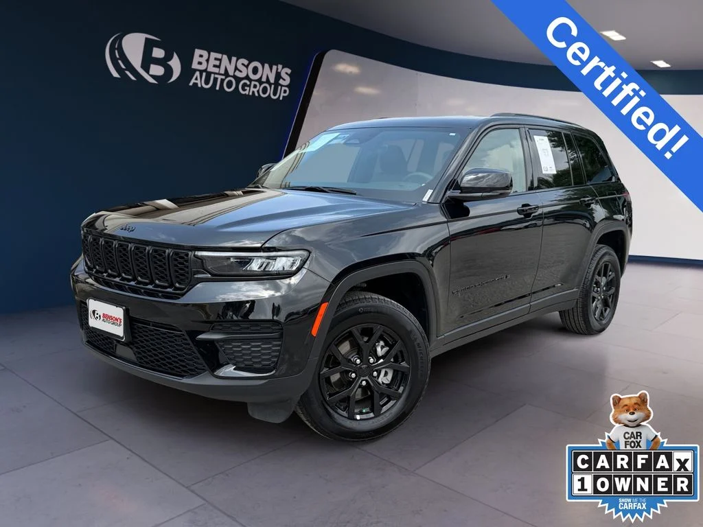 Used 2025 Black Jeep Altitude image 1