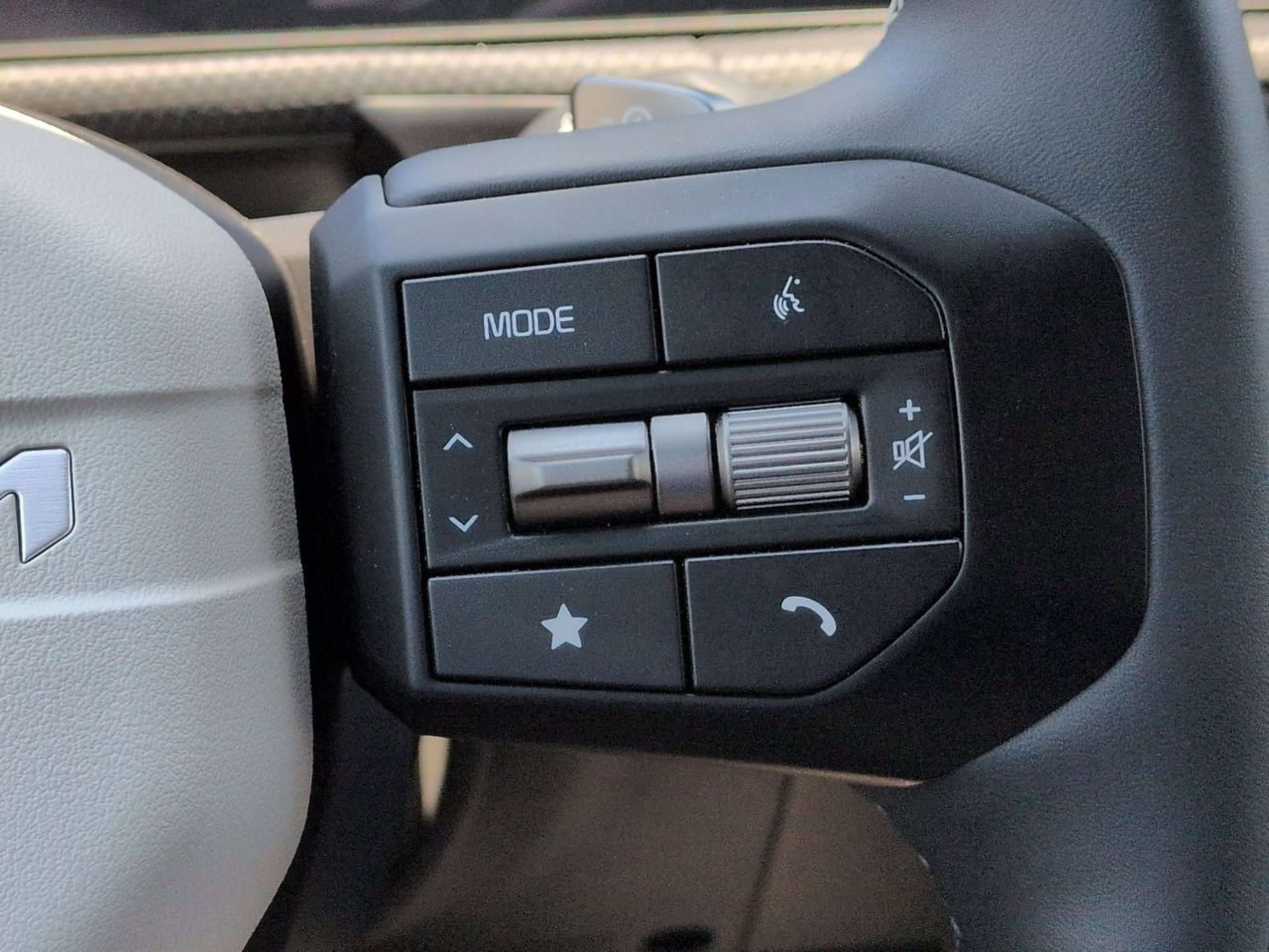 New 2026 Glacier White Pearl/Black Roof Kia GT-Line image 26