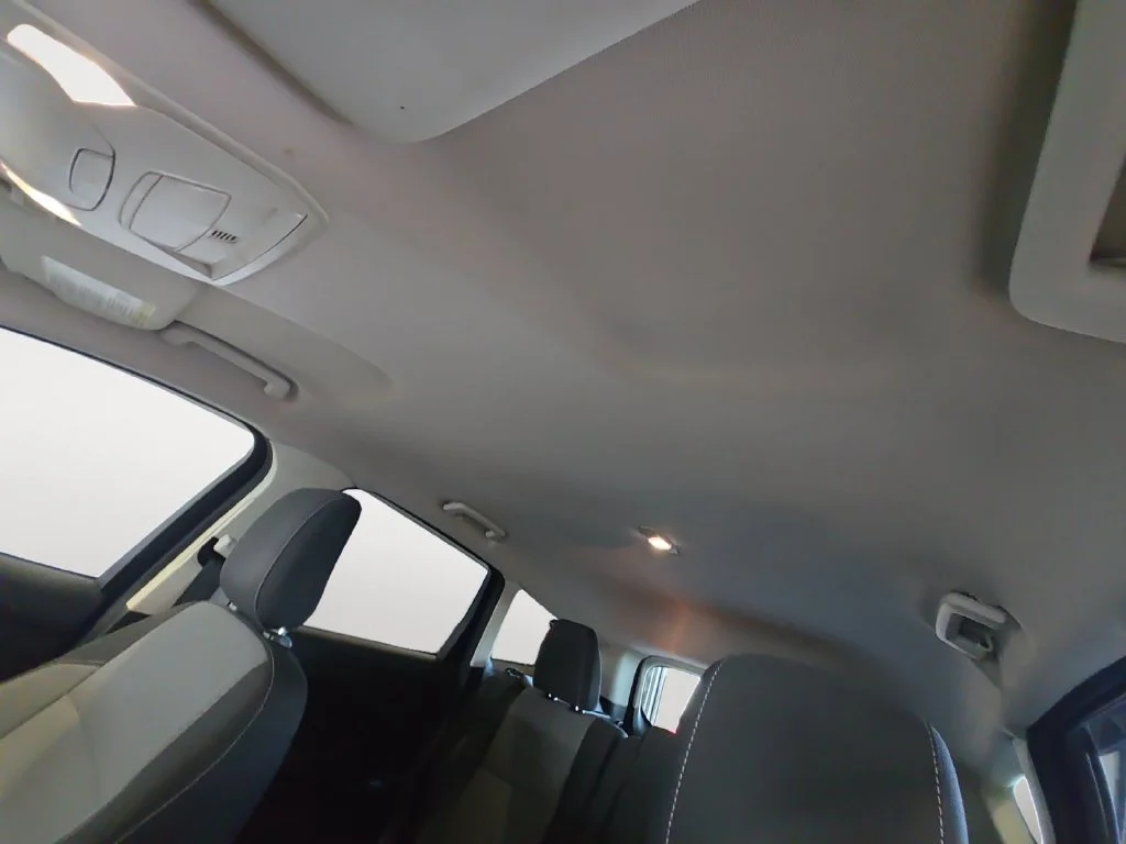 Used 2018 Blue Ford SE image 17