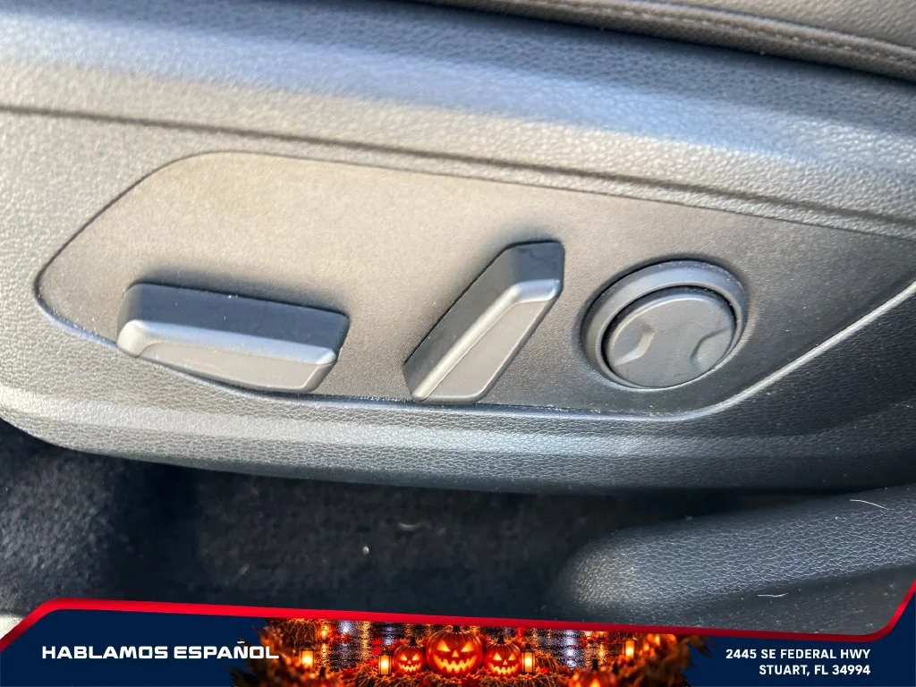 Used 2025 White Kia SX-Prestige image 15