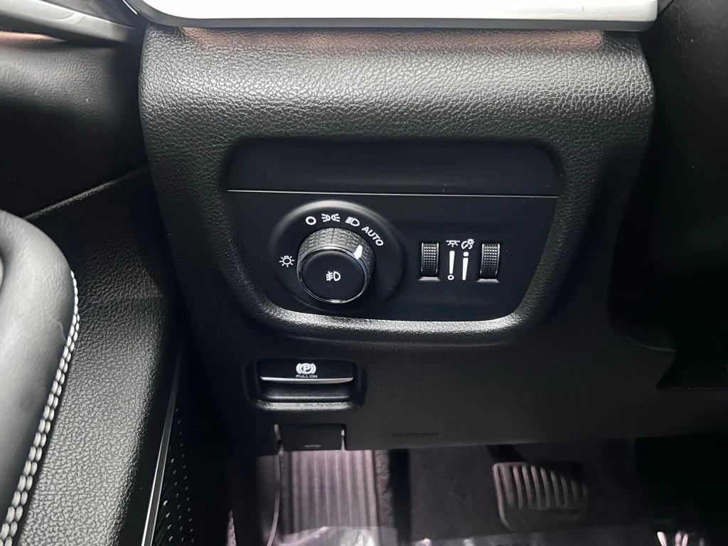 Used 2021 Red Jeep Limited image 21
