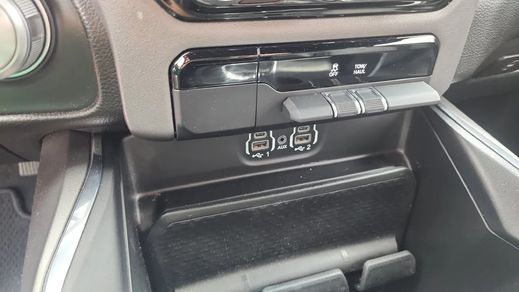 Used 2024 Silver Ram Laramie image 21