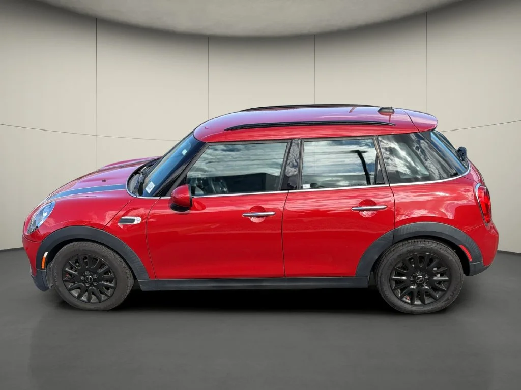 Used 2015 Red MINI Base image 3