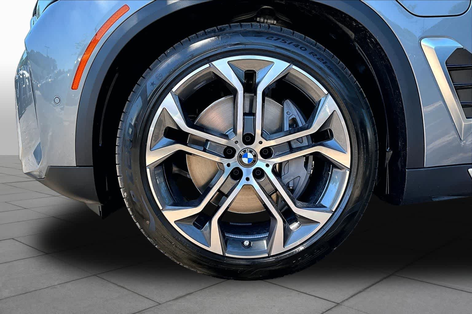 New 2026 Skyscraper Grey Metallic BMW xDrive50e image 11