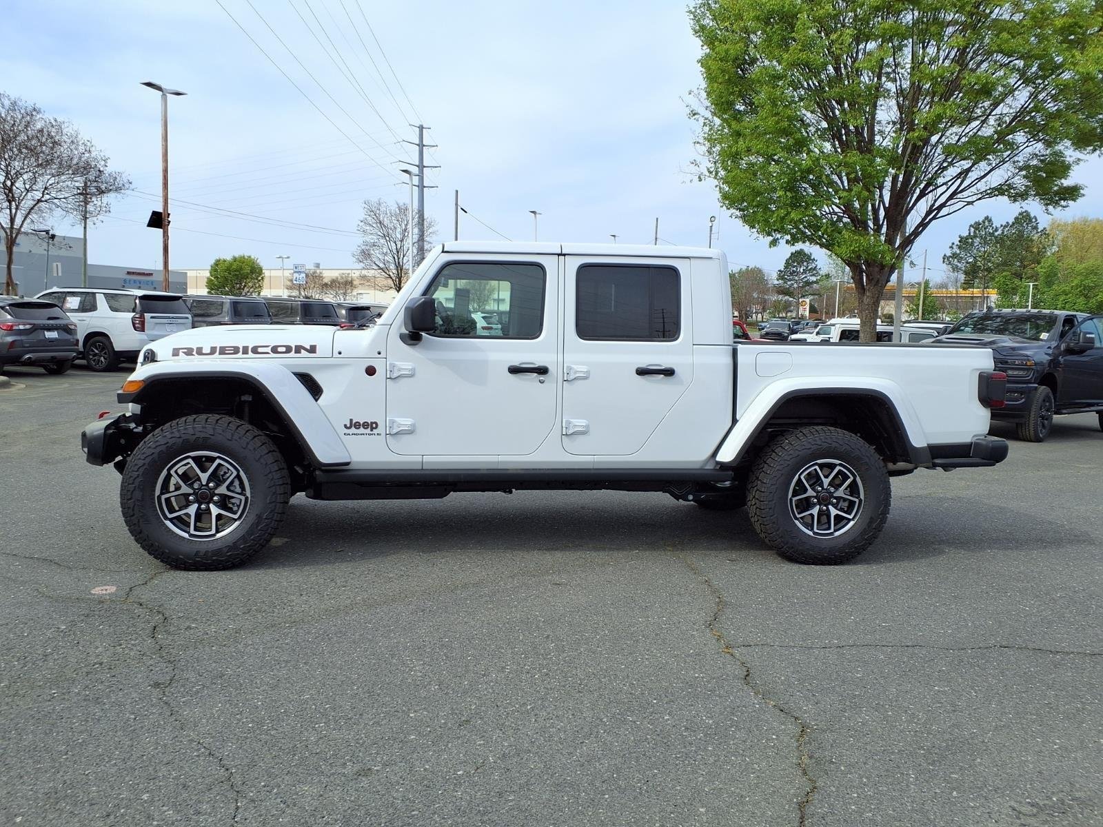 New 2026 Bright White Clear-Coat Exterior Paint Jeep  image 3