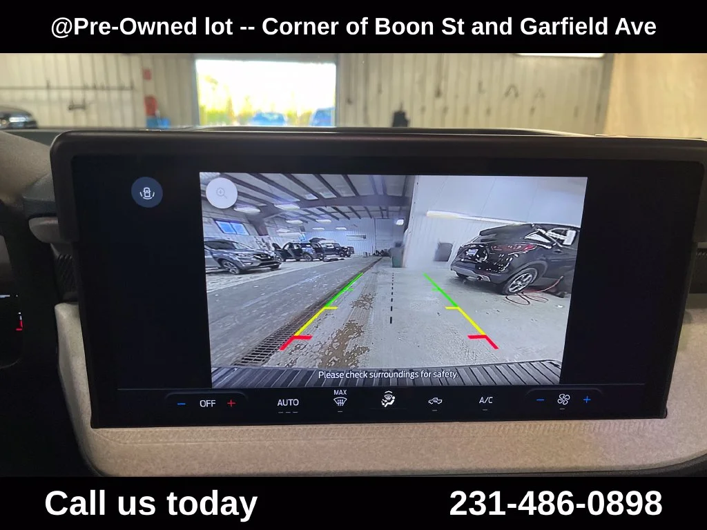 Used 2025 White Ford XLT image 22