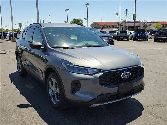 Used 2025 Carbonized Gray Metallic Ford ST-Line All-Wheel Drive image 5