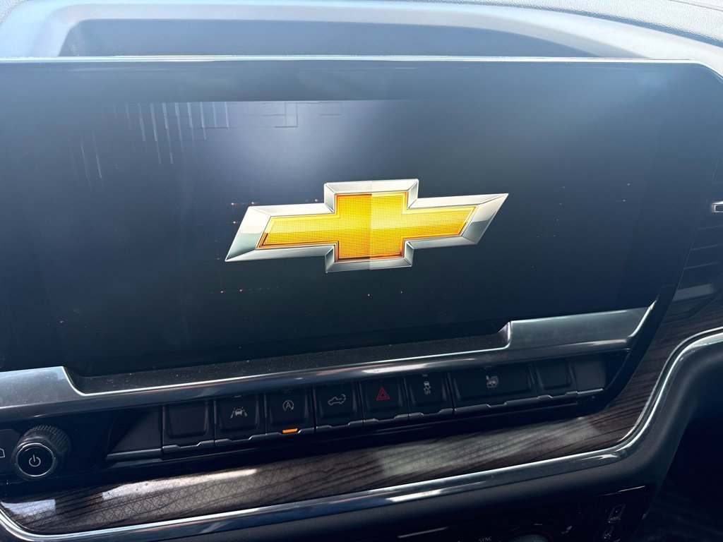 Used 2024 Sterling Gray Metallic Chevrolet LT (2FL) image 7