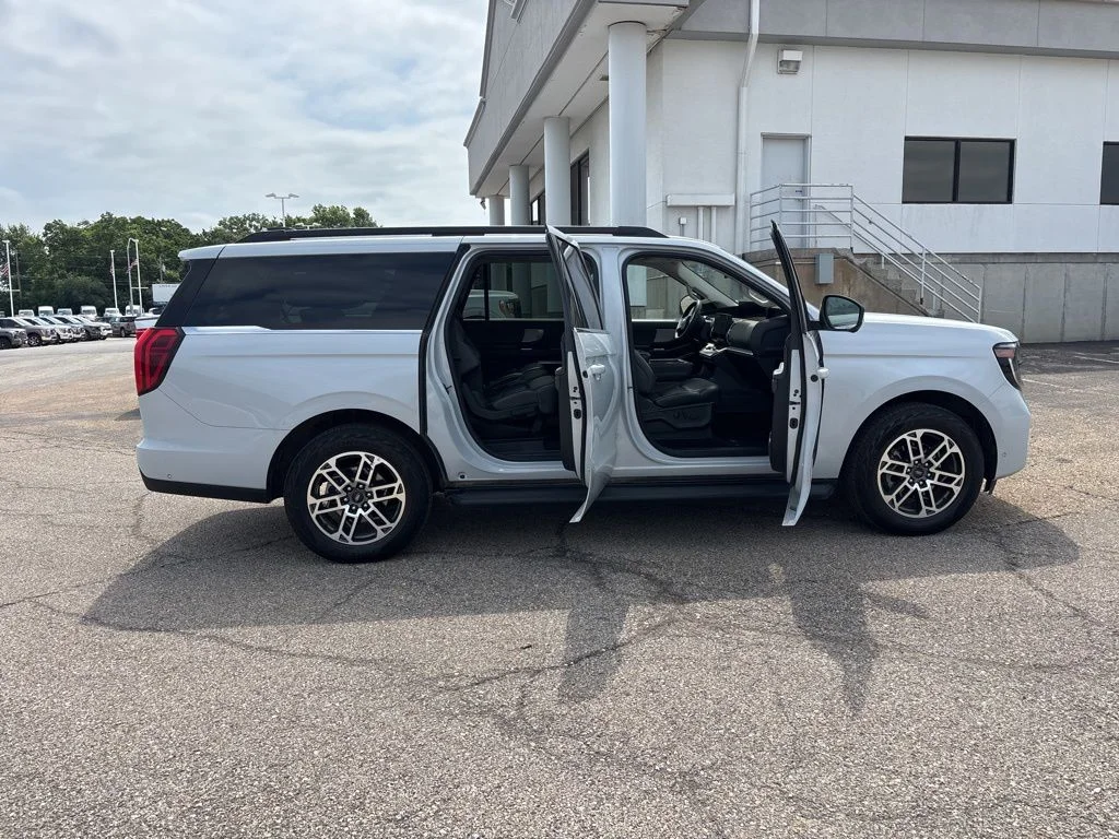 Used 2025 Silver Metallic Ford Active image 8